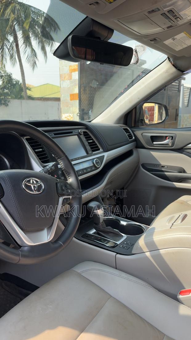 Toyota Highlander XLE 2019 Green