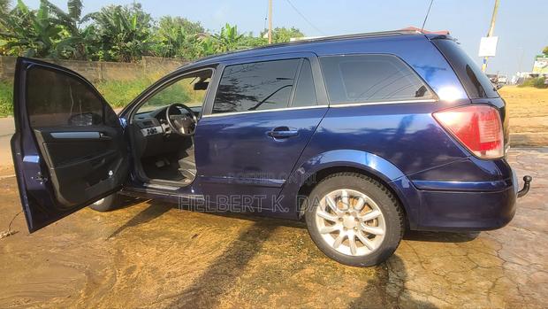 Opel Astra 1.8 Caravan 2007 Blue