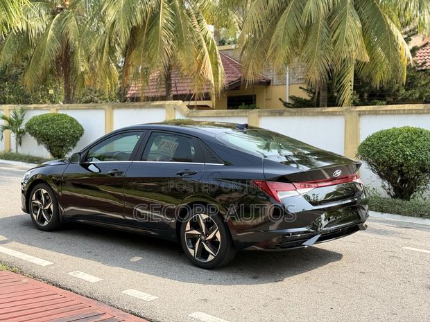 Hyundai Elantra Limited 2023 Black