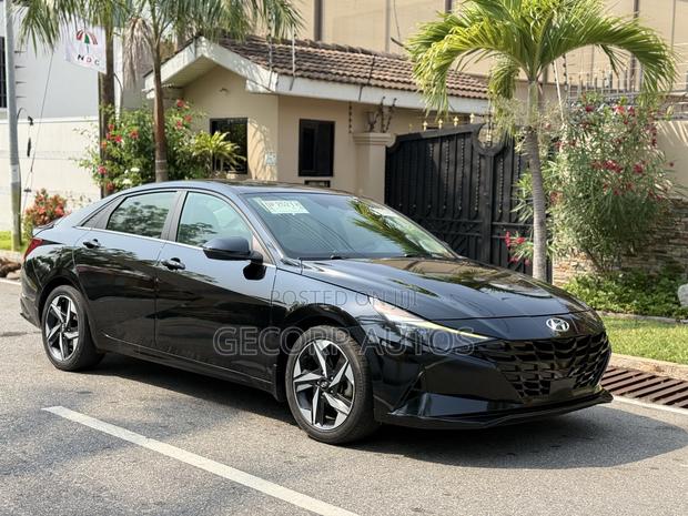 Hyundai Elantra Limited 2023 Black