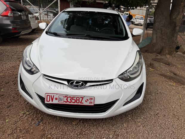Hyundai Elantra SE Sedan FWD (1.8L 4cyl 6A) 2016 White