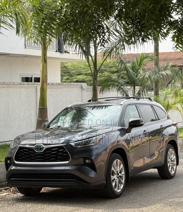 Toyota Highlander XSE AWD 2023 Gray