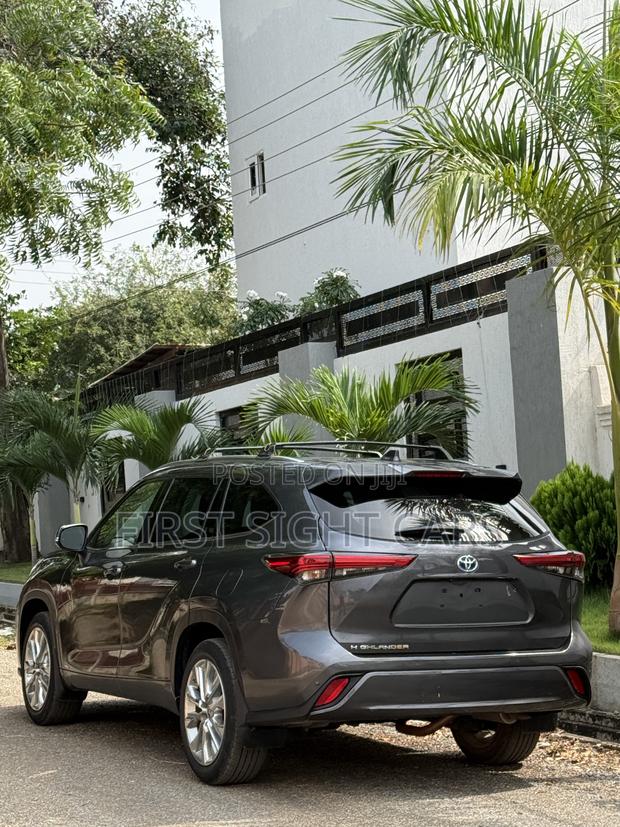 Toyota Highlander XSE AWD 2023 Gray