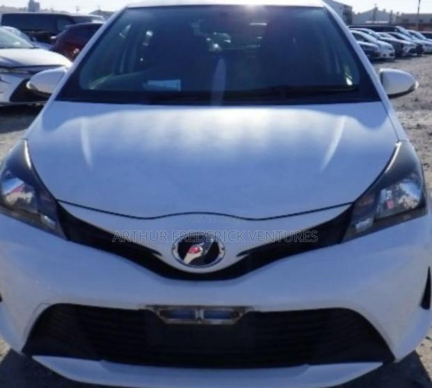 Toyota Vitz 1.3 FWD 5dr 2015 White