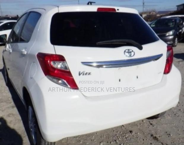 Toyota Vitz 1.3 FWD 5dr 2015 White