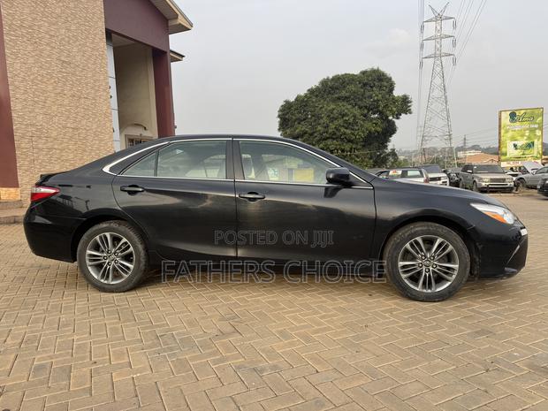 Toyota Camry SE w/Special Edition Pkg (2.5L 4cyl 6A) 2016 Black