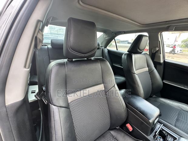 Toyota Camry SE 4dr Sedan (2.5L 4cyl 6A) 2014 Gray
