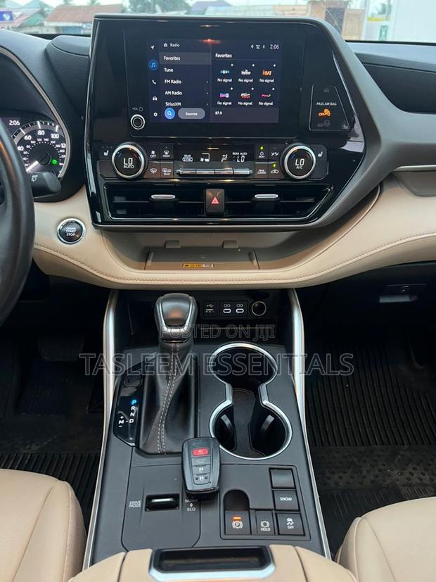 Toyota Highlander XLE AWD 2023 Burgundy
