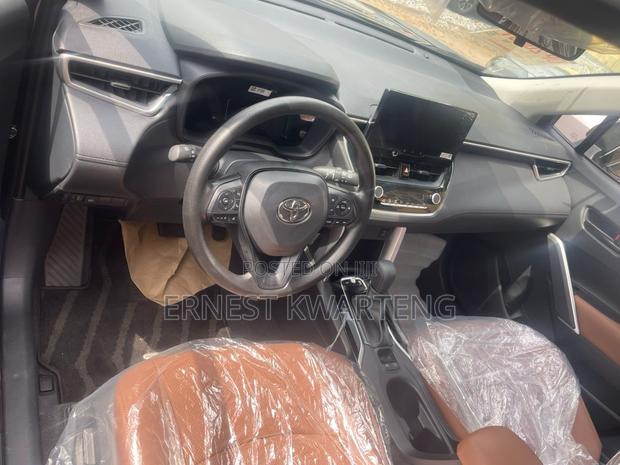 New Toyota Corolla Cross 2025 Gray