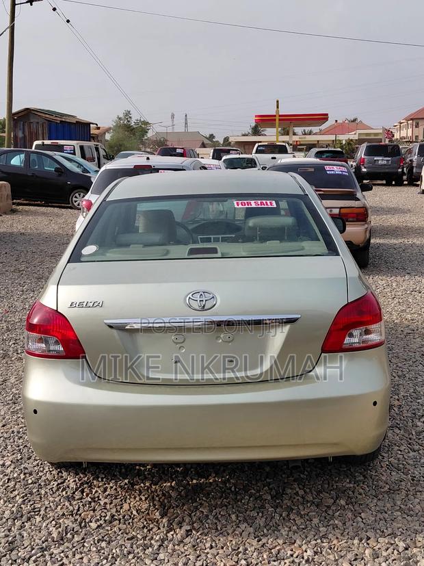 Toyota Belta 2012 Green