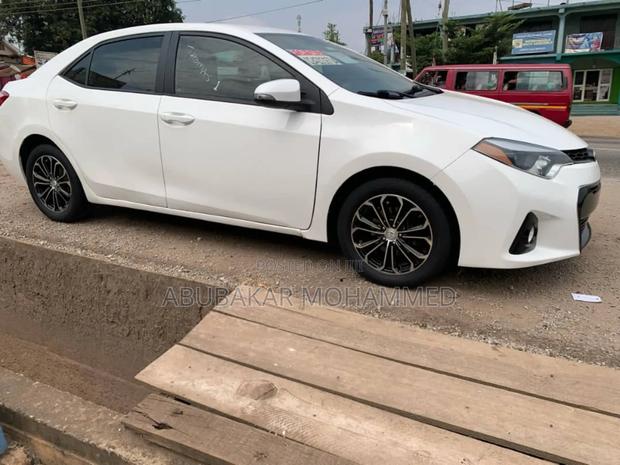 Toyota Corolla 2016 White