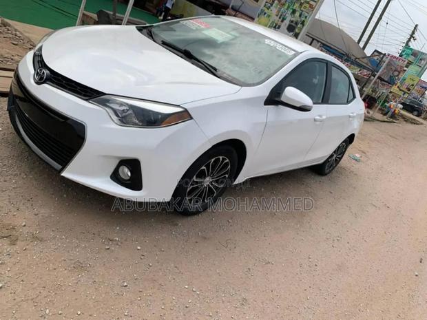 Toyota Corolla 2016 White