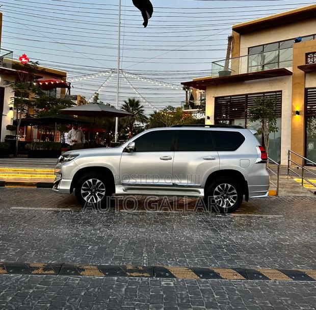 Toyota Land Cruiser Prado 2.7 2018 Silver