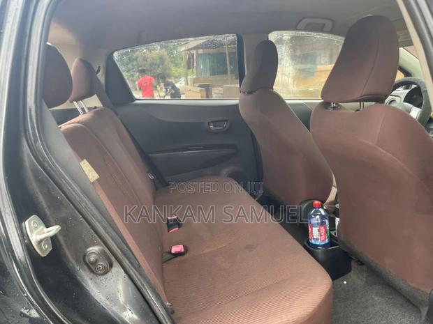 Toyota Vitz 1.3 AWD 5dr 2012 Black