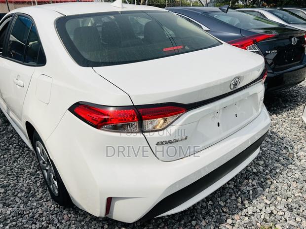Toyota Corolla SE 2022 White