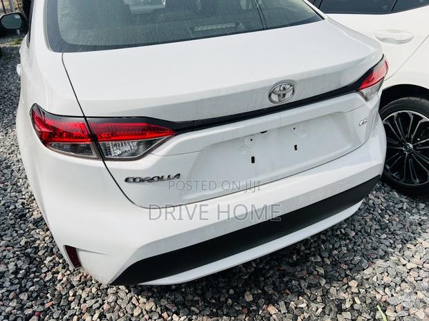 Toyota Corolla SE 2022 White