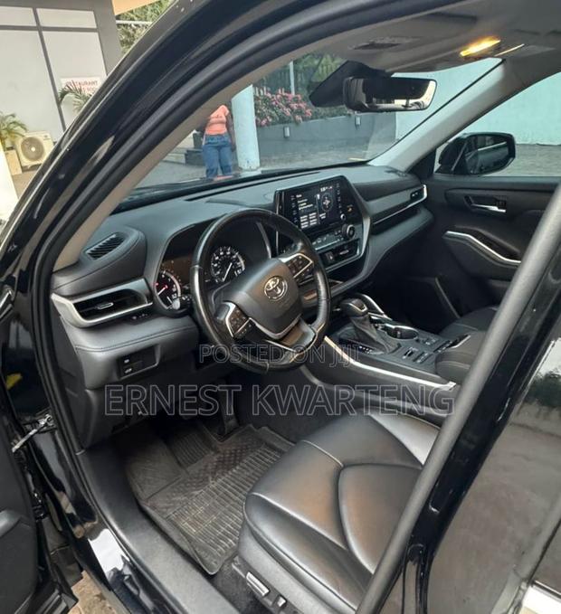 Toyota Highlander 2022 Black