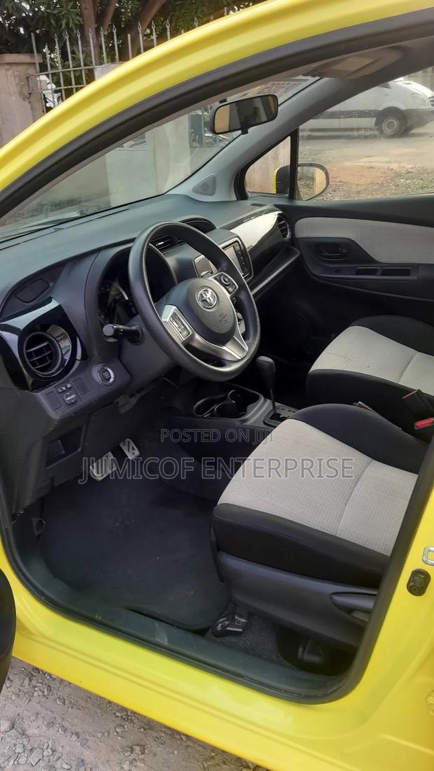Toyota Vitz 1.3 FWD 5dr 2014 Yellow