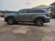 Toyota Highlander LE 2019 Gray for sale
