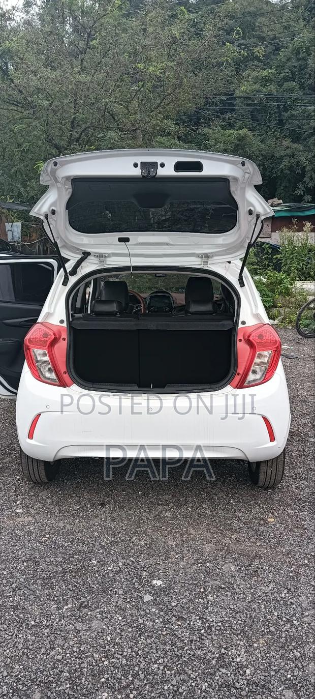 Chevrolet Spark 1LT 4dr Hatchback (1.2L 4cyl CVT) 2015 White