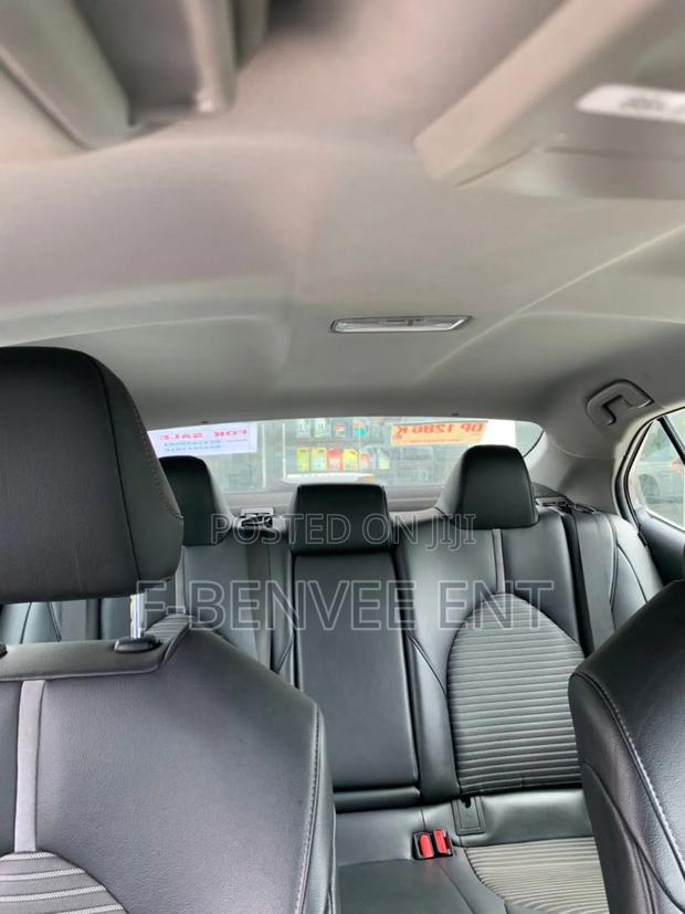 Toyota Camry SE FWD (2.5L 4cyl 8AM) 2018 Matt Black