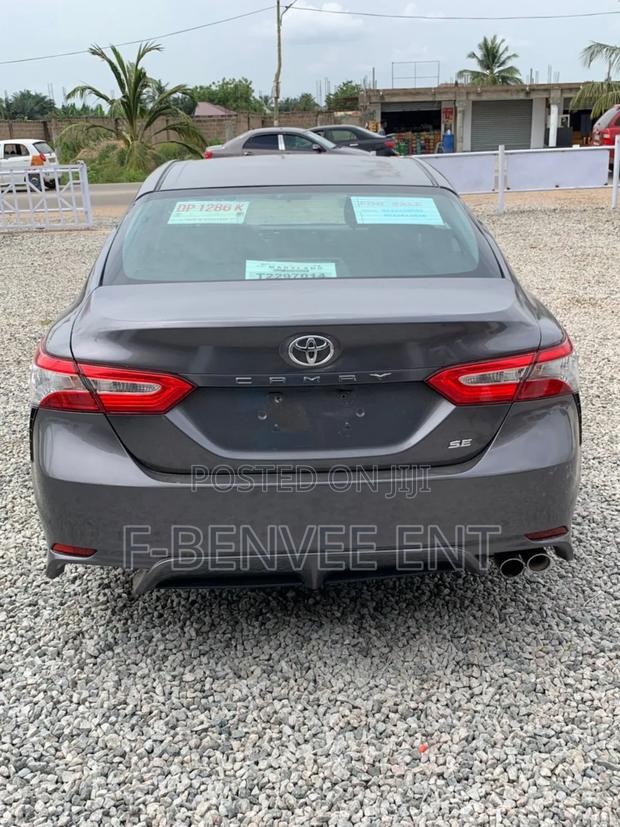 Toyota Camry SE FWD (2.5L 4cyl 8AM) 2018 Matt Black
