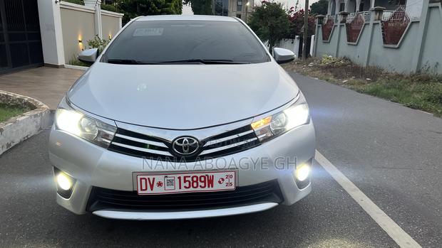 Toyota Corolla 2015 Silver