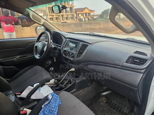 Mitsubishi L200 2020 White