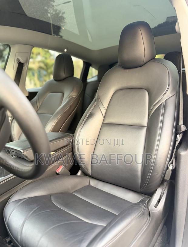 Tesla Model Y 2022 Green