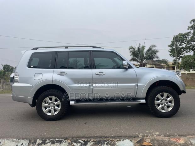 Mitsubishi Pajero V80 3.5 V6 GL/GLS 2017 Silver