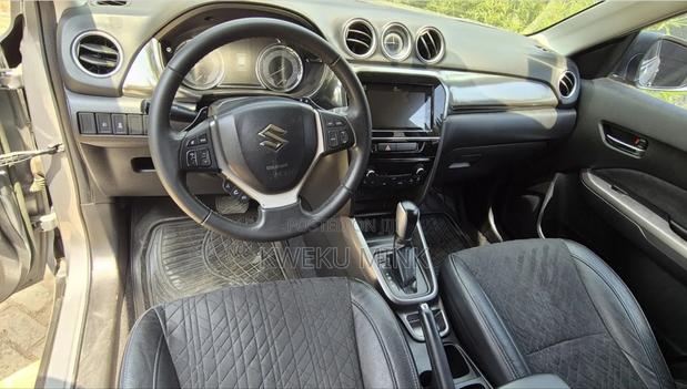 Suzuki Vitara 2022 Gray