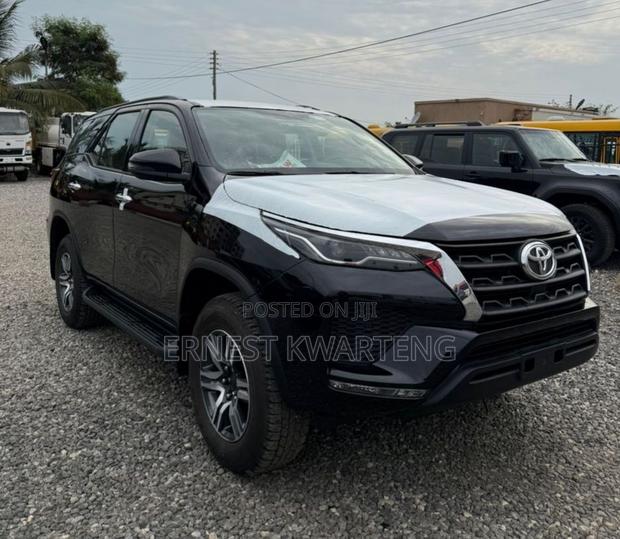 New Toyota Fortuner 2025 Gray