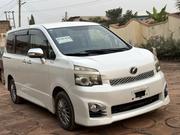 Toyota Voxy 2011 White for sale