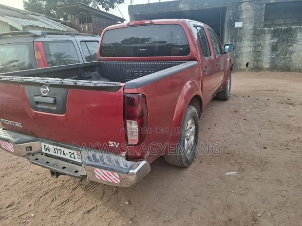 Nissan Frontier 2013 Red