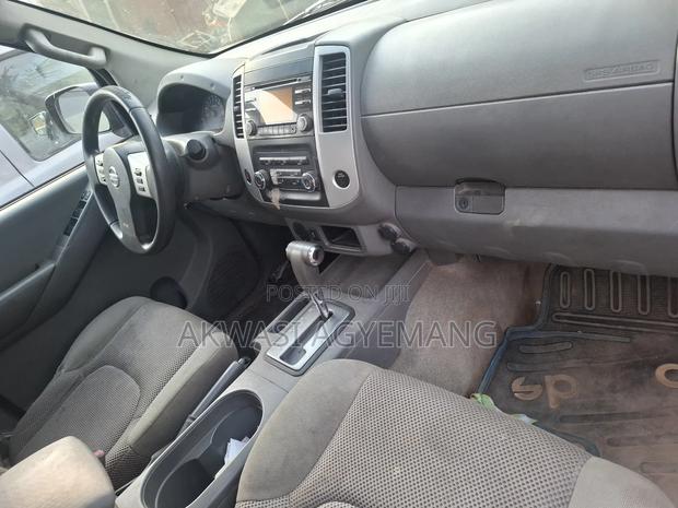 Nissan Frontier 2013 Red