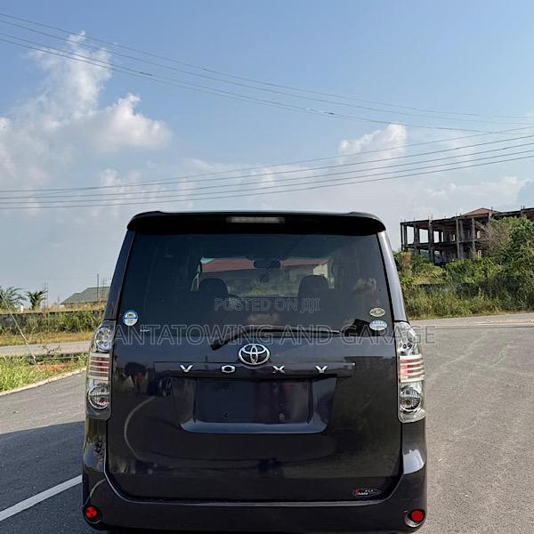 Toyota Voxy 2013 Black