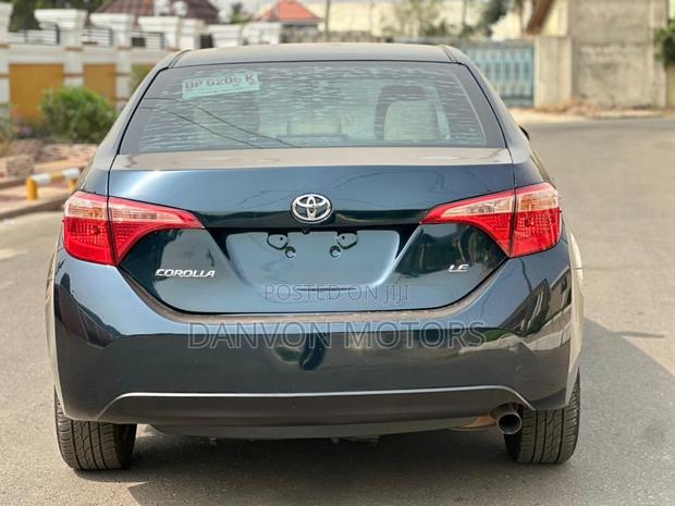 Toyota Corolla LE (1.8L 4cyl 2A) 2019 Black
