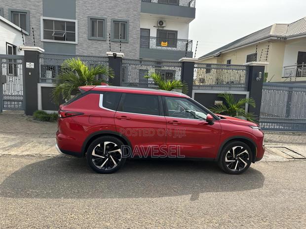 Mitsubishi Outlander 2021 Red