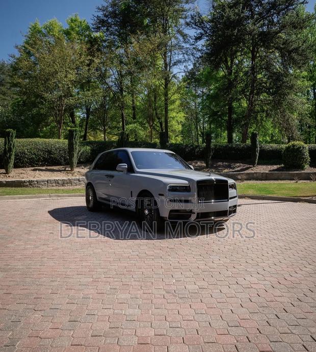 Rolls-Royce Cullinan Black Badge 2022 Gray