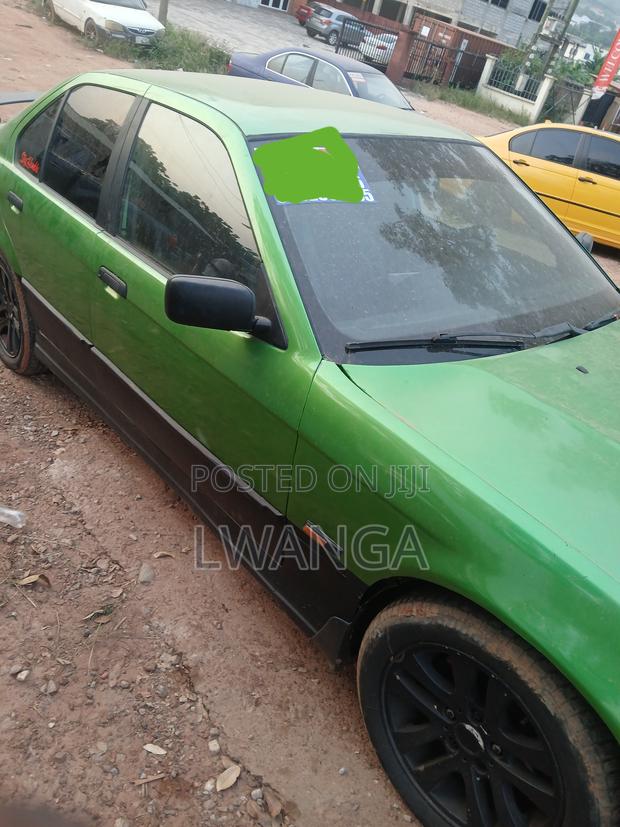 BMW 3 Series 318i RWD 1999 Green