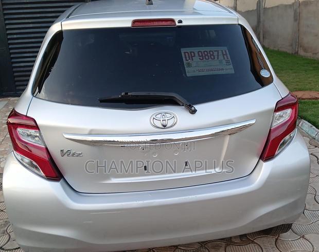 Toyota Vitz 1.3 AWD 3dr 2015 Gray