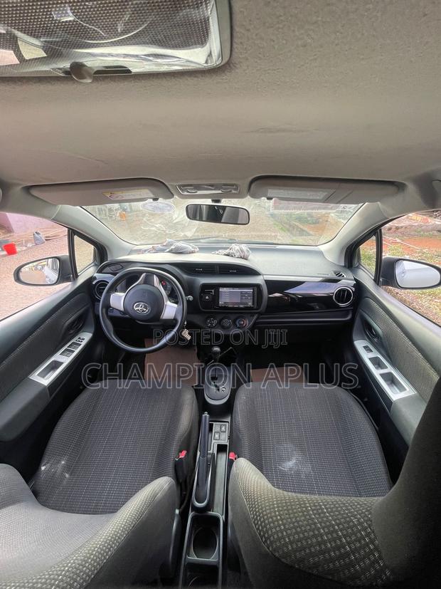 Toyota Vitz 1.3 AWD 3dr 2015 Gray