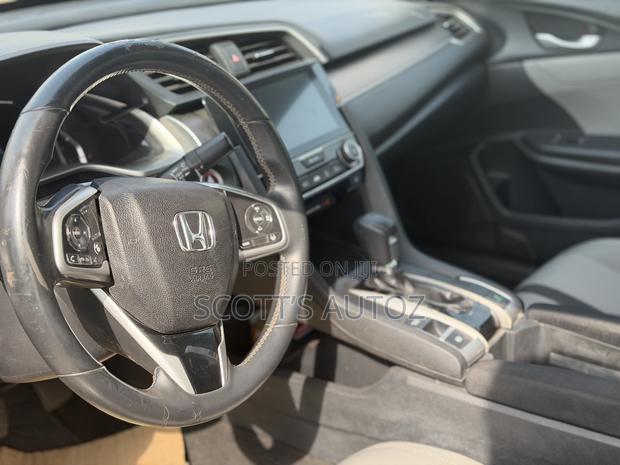 Honda Civic 2018 Gray