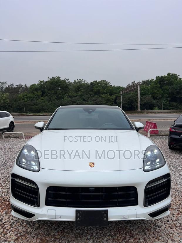 Porsche Cayenne GTS Coupe AWD 2021 White