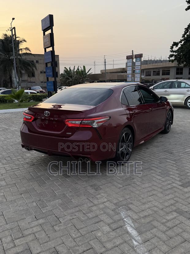 Toyota Camry XSE FWD (2.5L 4cyl 8AM) 2018 Red