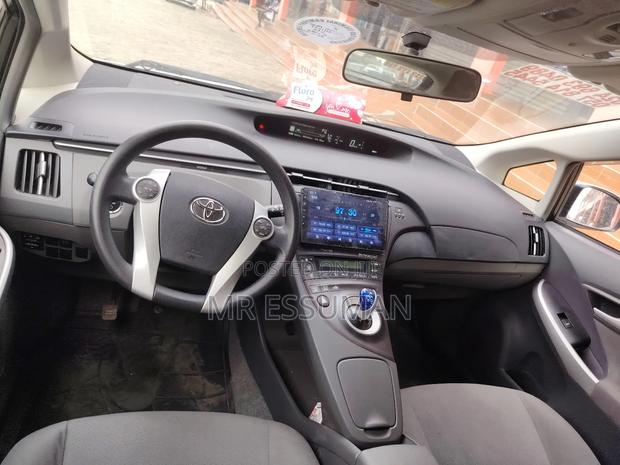 Toyota Prius Plug-in Advanced 2012 White
