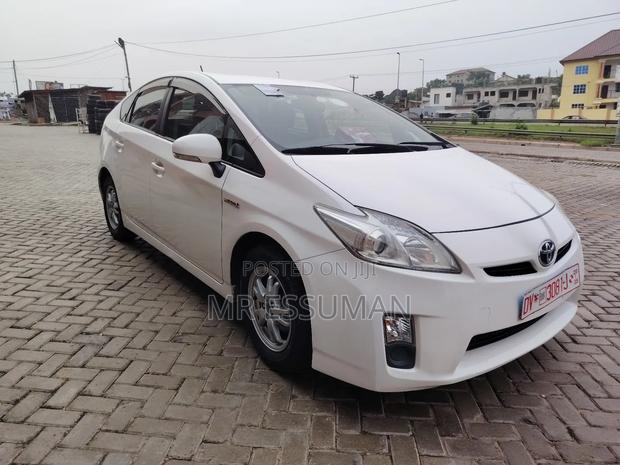 Toyota Prius Plug-in Advanced 2012 White