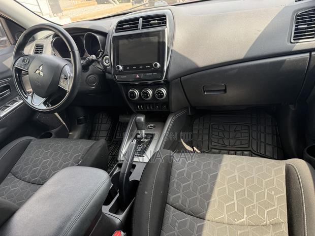 Mitsubishi Outlander 2021 Red