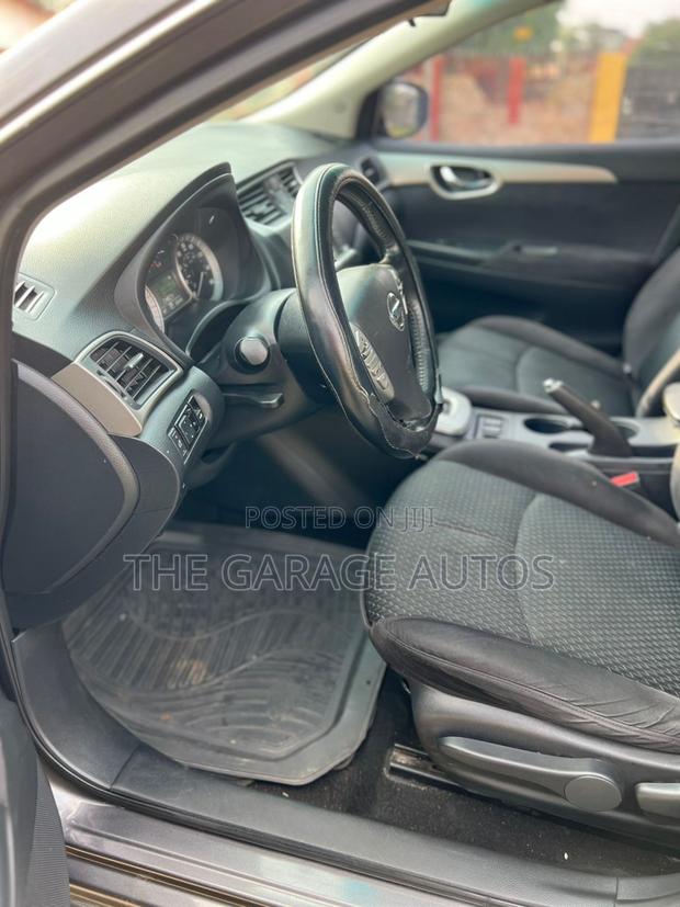 Nissan Sentra SR 4dr Sedan (1.8L 4cyl CVT) 2015 Gray