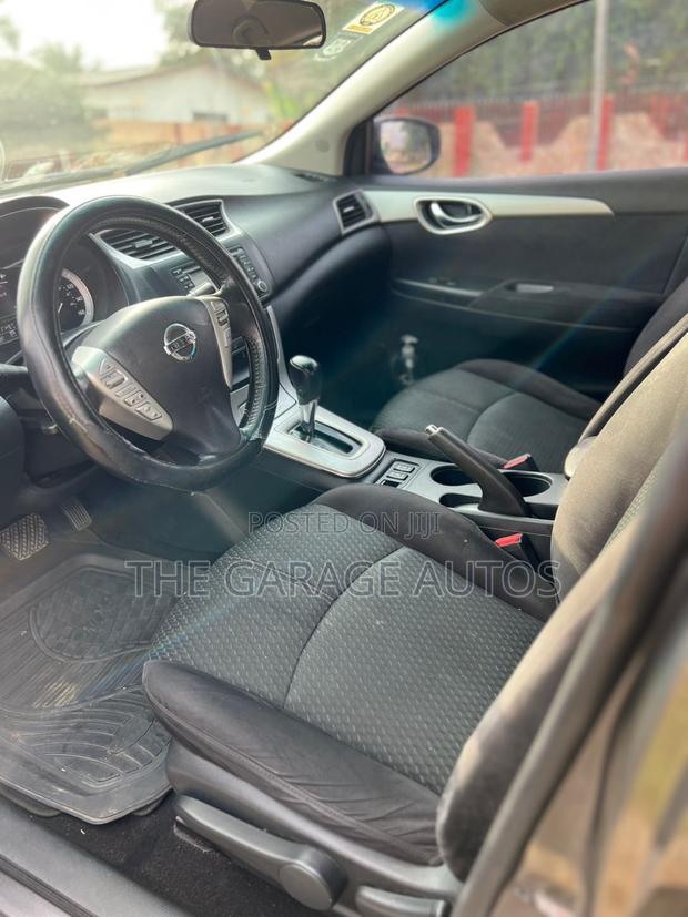 Nissan Sentra SR 4dr Sedan (1.8L 4cyl CVT) 2015 Gray